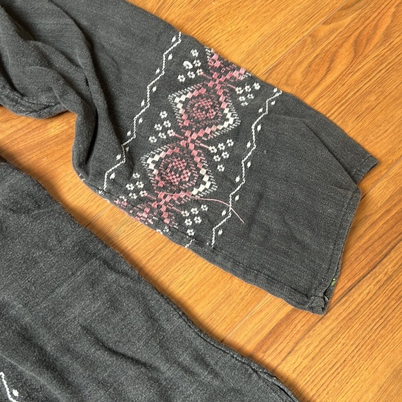 Poncho - Picture 5 of 6